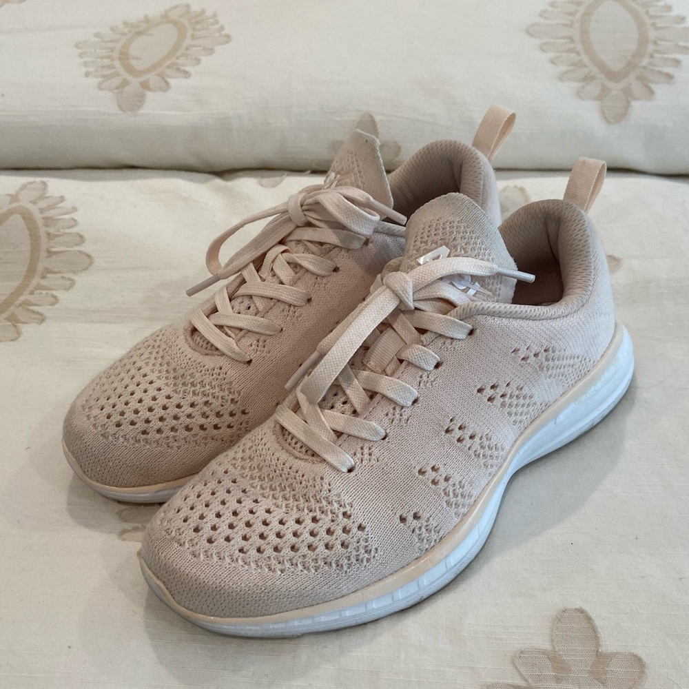 APL techloom pro pink shoes